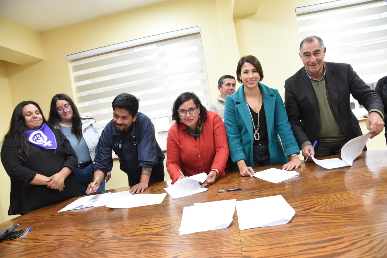 Gobierno, Municipalidad y vecinos firmaron protocolo de acuerdo para el desarrollo de Corral