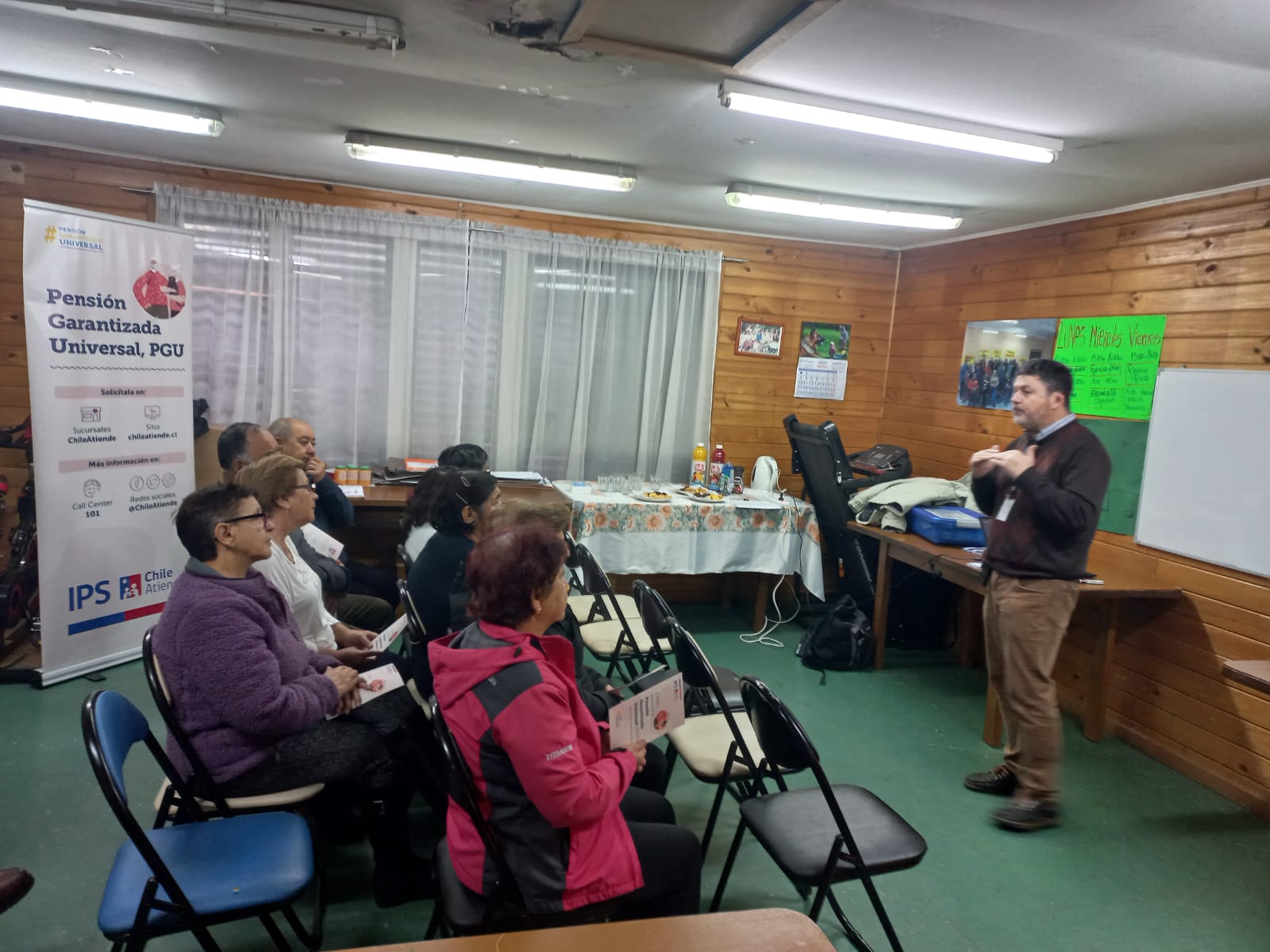 Delegación Presidencial informó a vecinos de Los Jazmines sobre ley corta que permite acceder a la PGU