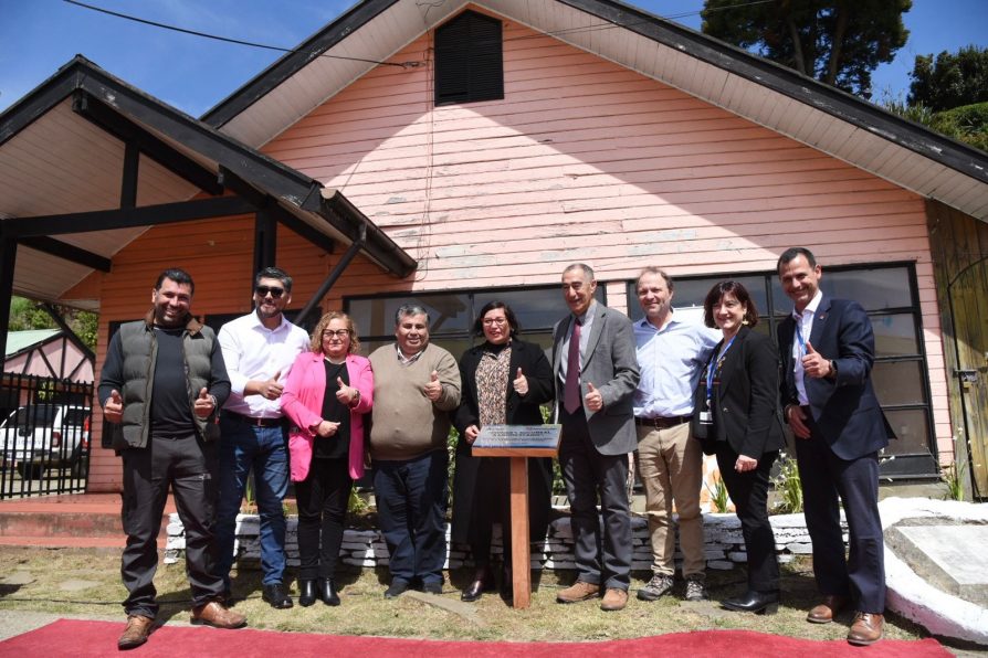 Delegada Carla Peña Ríos encabeza ceremonia de primera piedra de la sucursal Banco Estado en Corral