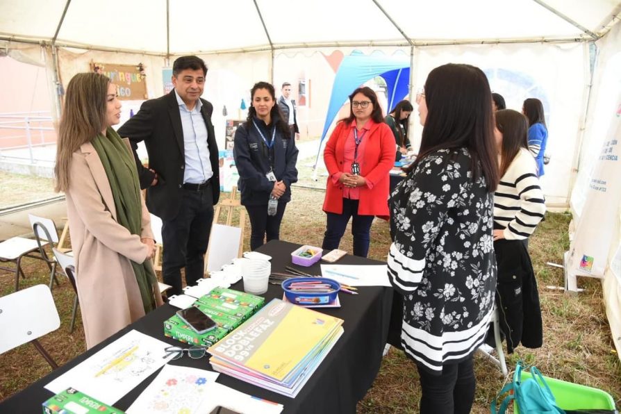 Con Plaza Ciudadana de servicios públicos y acto en la caleta de Mehuín autoridades regionales y mujeres de Mariquina conmemoran el Día Internacional de la Mujer