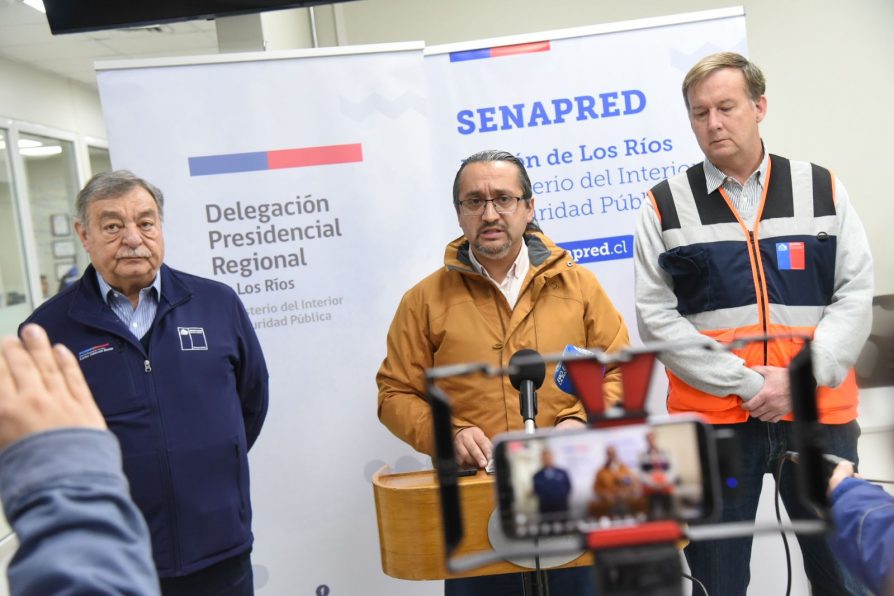 Autoridades llaman a tomar precauciones ante sistema frontal que dejaría cerca de 50 milímetros de lluvia por día