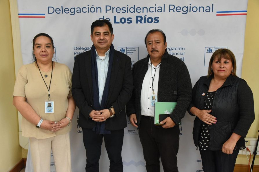 Delegado Jorge Alvial informó a directiva de la Unión Comunal de Juntas de Vecinos de Valdivia avances en proyectos estratégicos para la capital regional