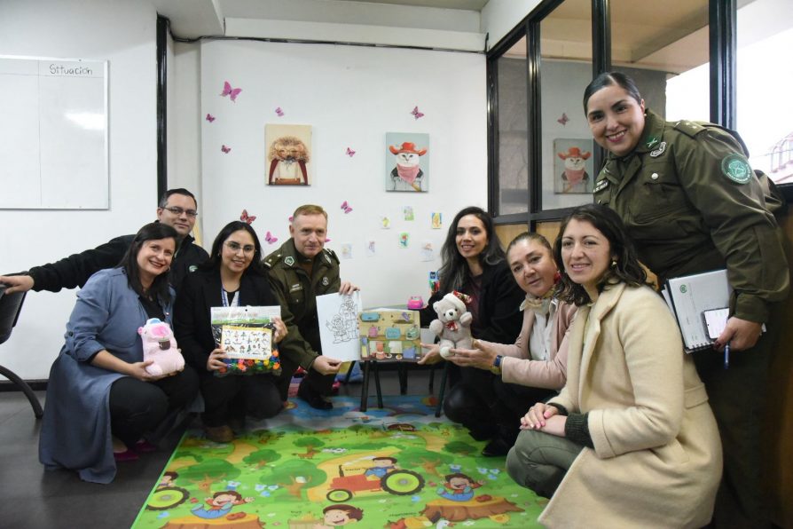 Autoridades comprometen apoyo en la habilitación de Rincones Infantiles en destacamentos de Carabineros en Los Ríos