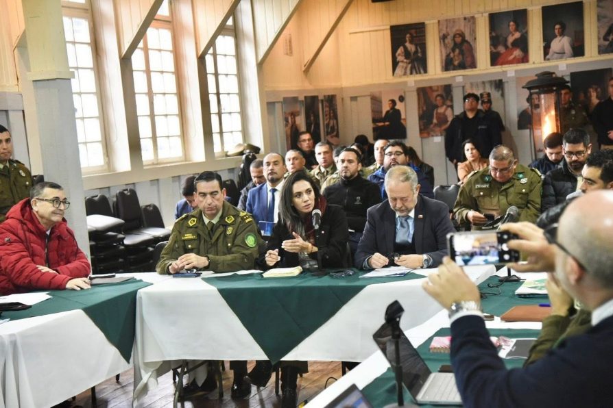 Gobierno revisó planes comunales de Seguridad y delineó hoja de ruta para este 2026